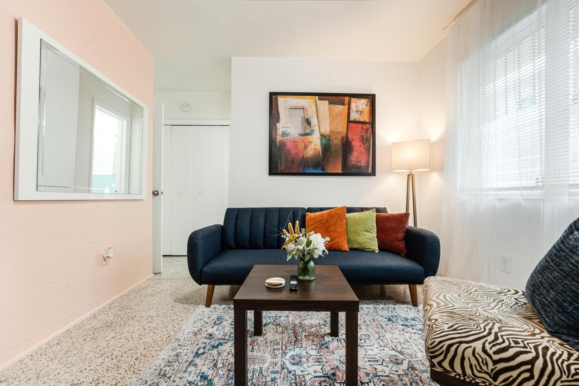 Cozy 1br Escape With Free Parking In Vibrant Mia * Miami