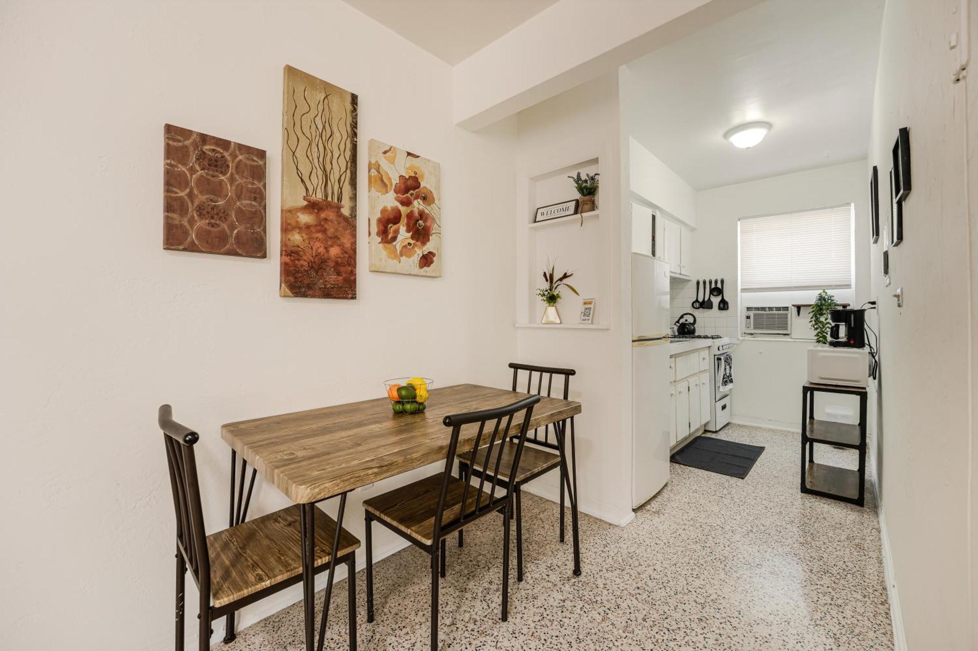 Cozy 1br Escape With Free Parking In Vibrant Mia *