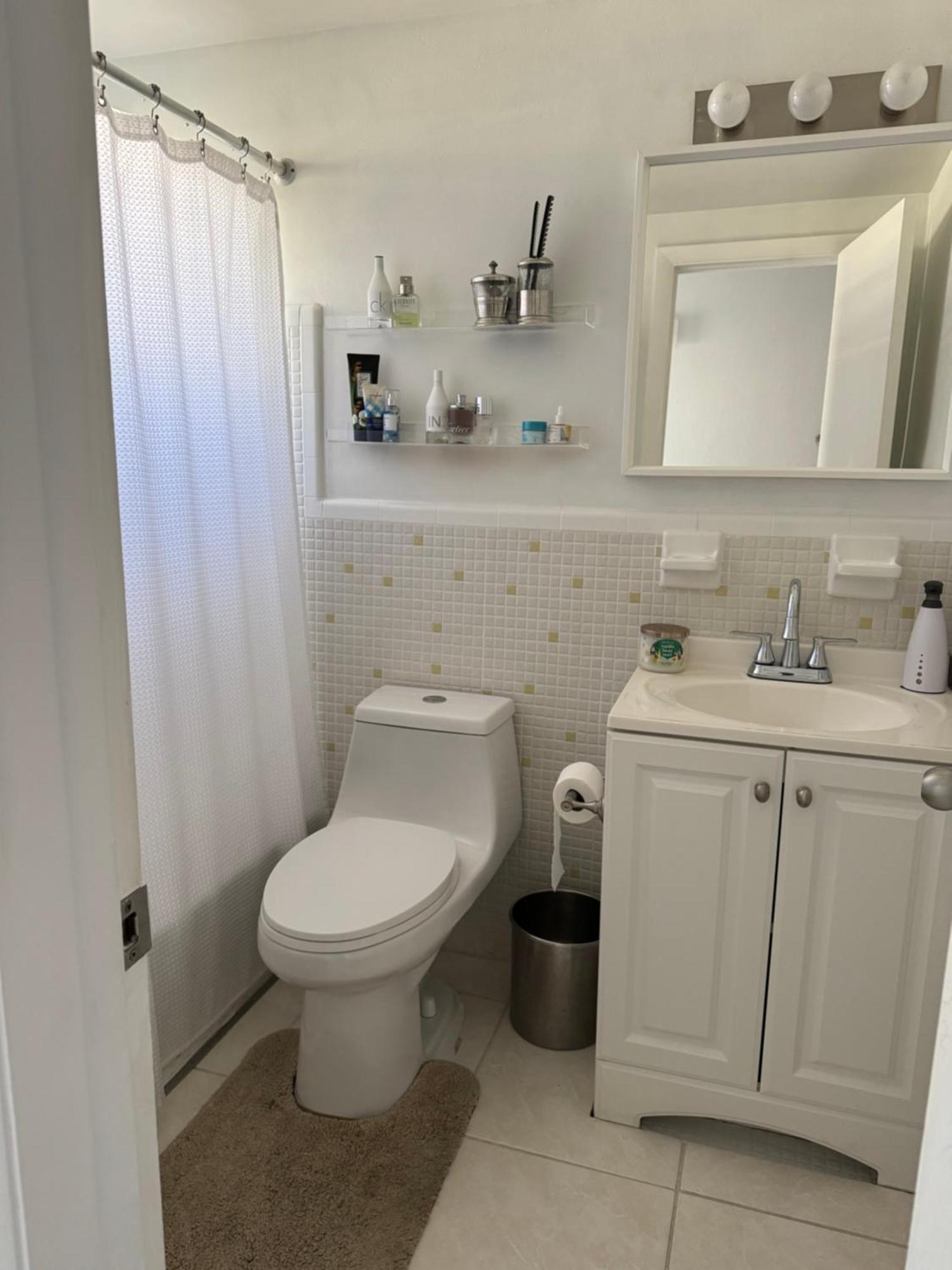 One Bedroom Minutes From The Beach Apartment Miami