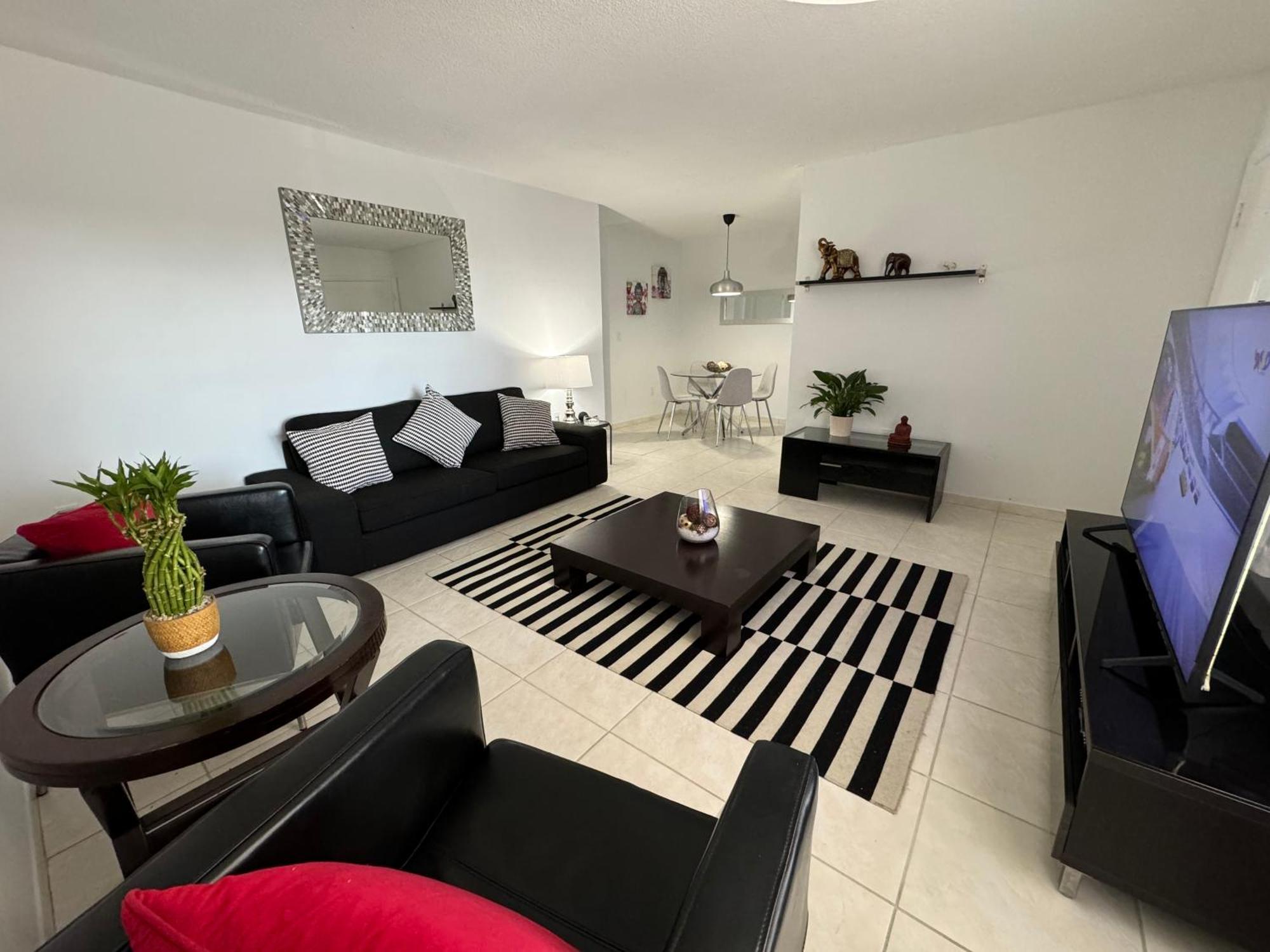 One Bedroom Minutes From The Beach Miami