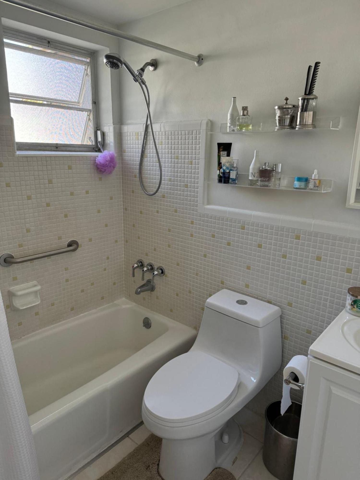 One Bedroom Minutes From The Beach * Miami