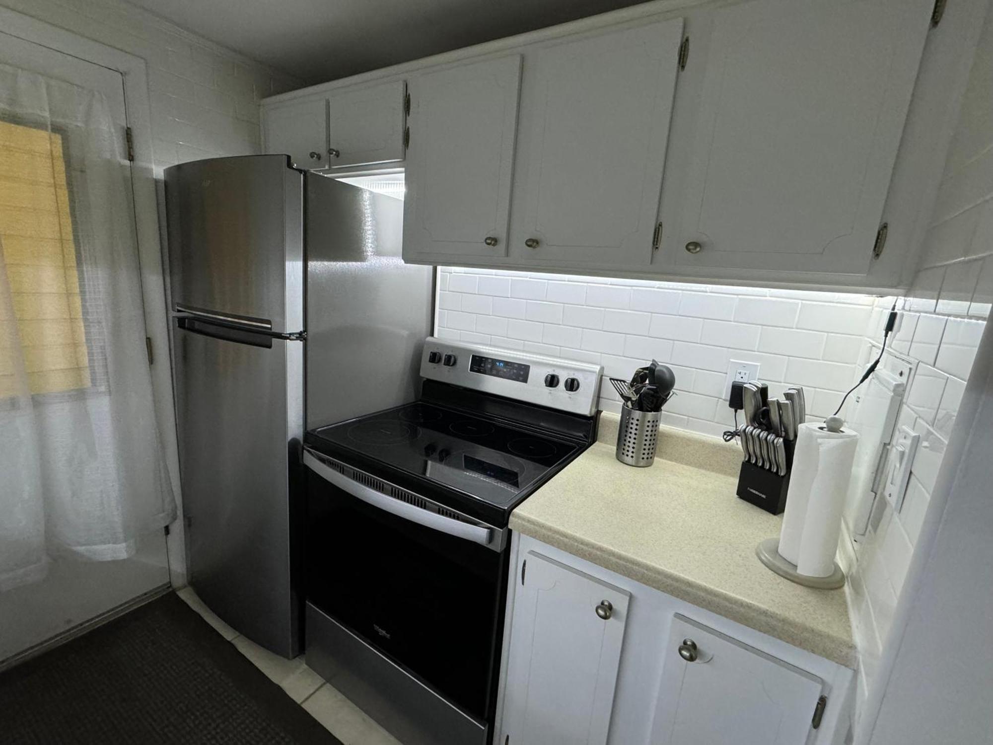 One Bedroom Minutes From The Beach * Miami