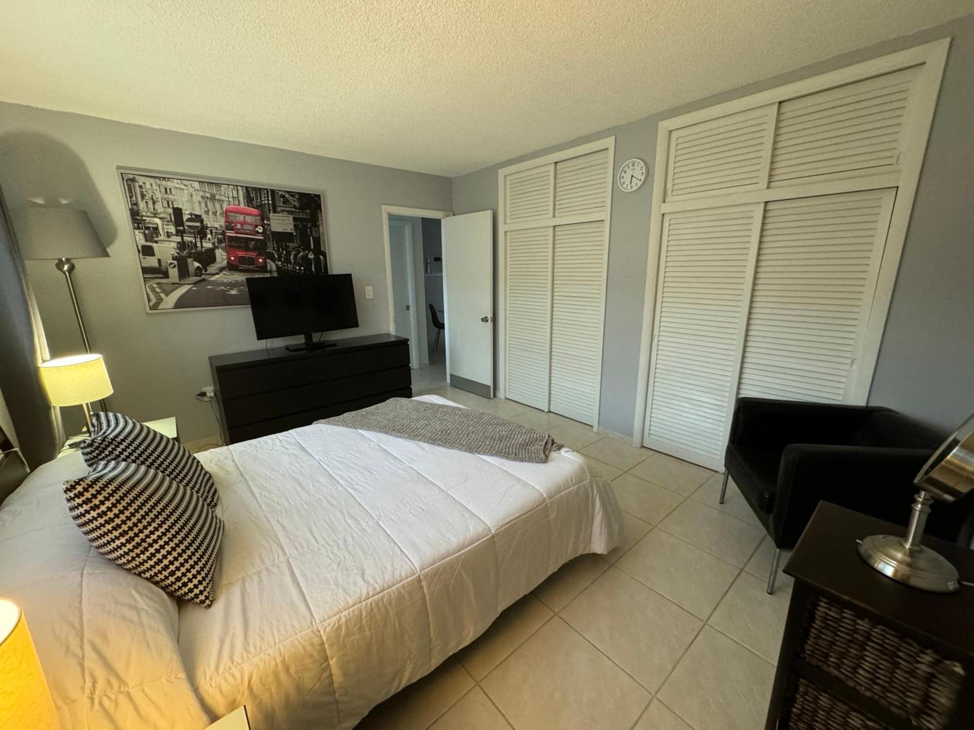 Apartment One Bedroom Minutes From The Beach Miami