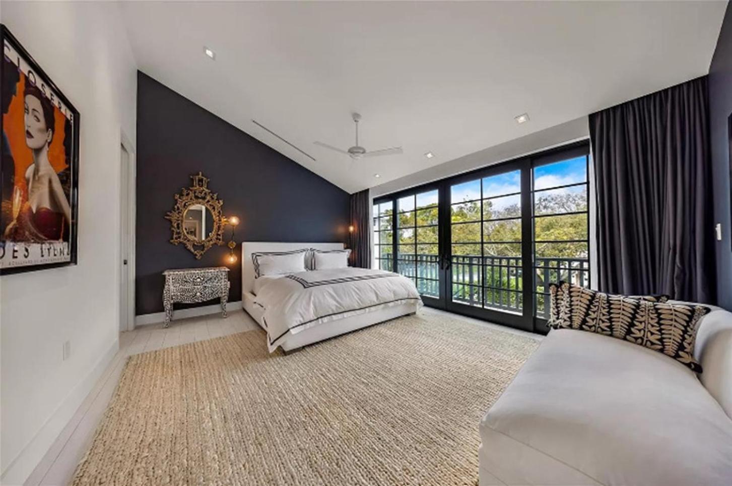 Tons Of Natural Light Private Star * Miami