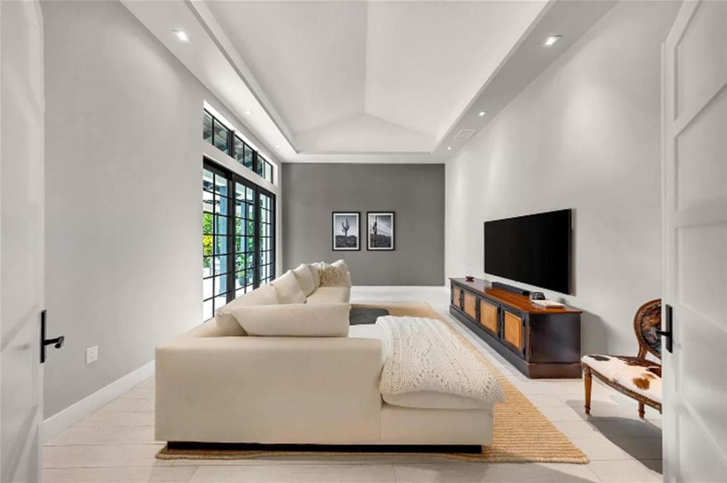 Tons Of Natural Light Private Star Miami