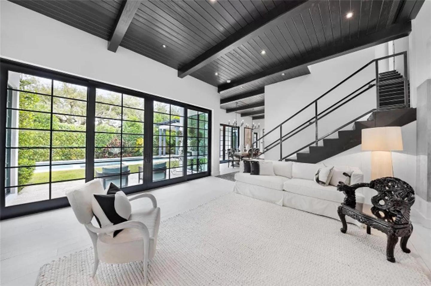 Tons Of Natural Light Private Star Apartment
