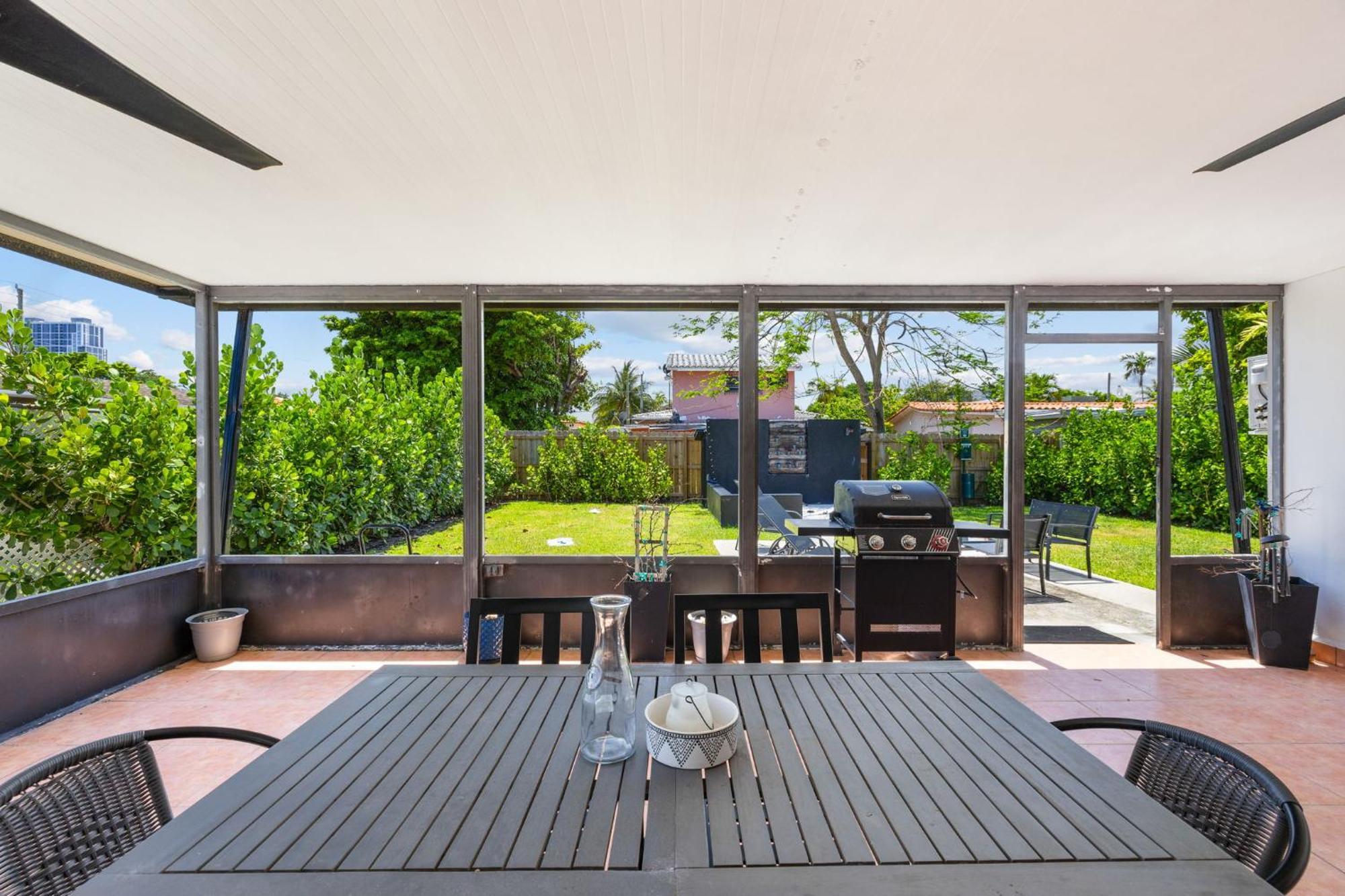 Comfortable House For Your Enjoyment In Apartment