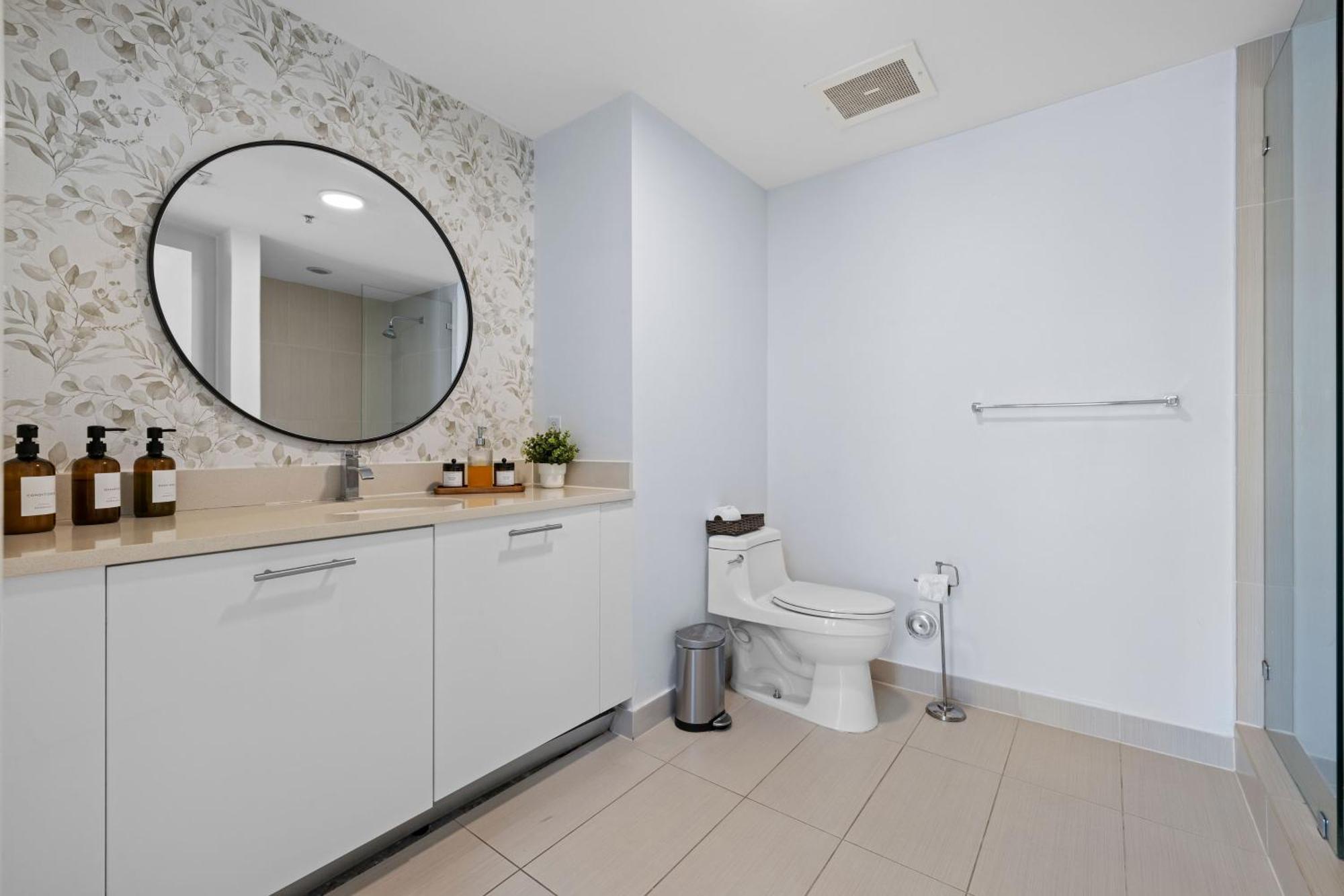 516-2bd2ba Midblock Free Parking Apartment Miami