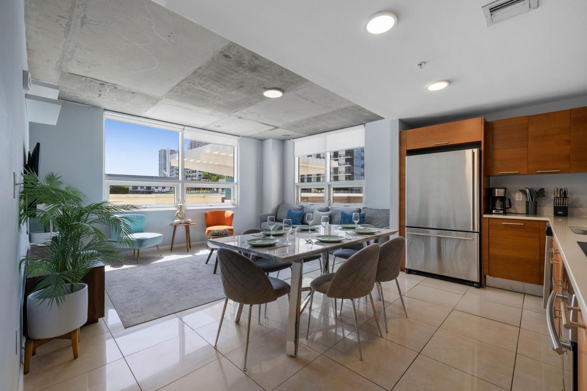516-2bd2ba Midblock Free Parking * Miami
