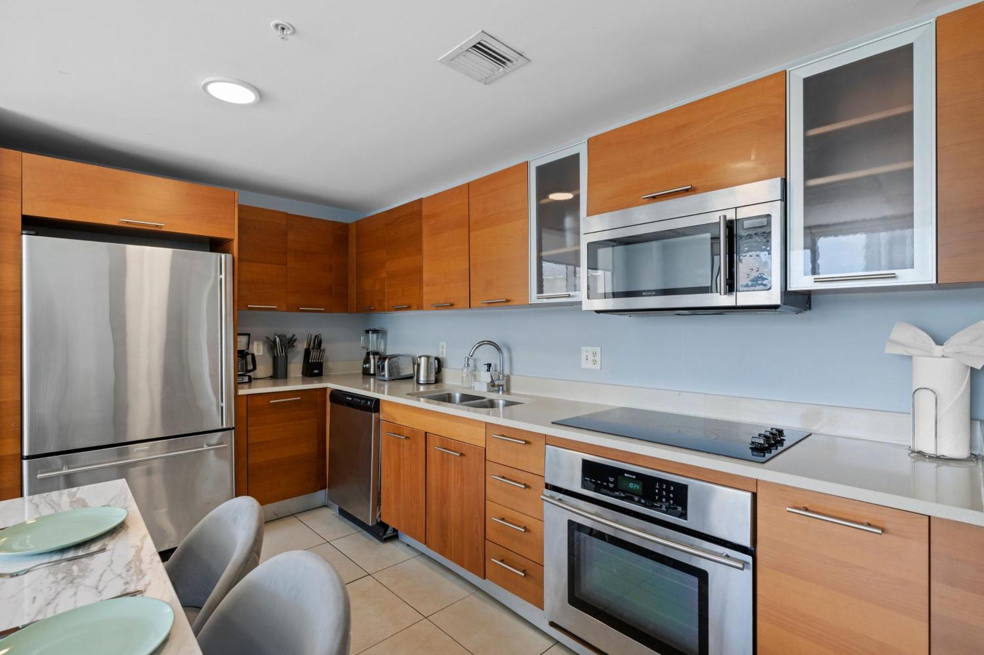 516-2bd2ba Midblock Free Parking Apartment Miami