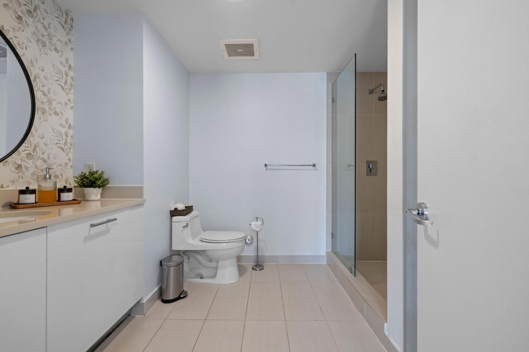516-2bd2ba Midblock Free Parking Miami