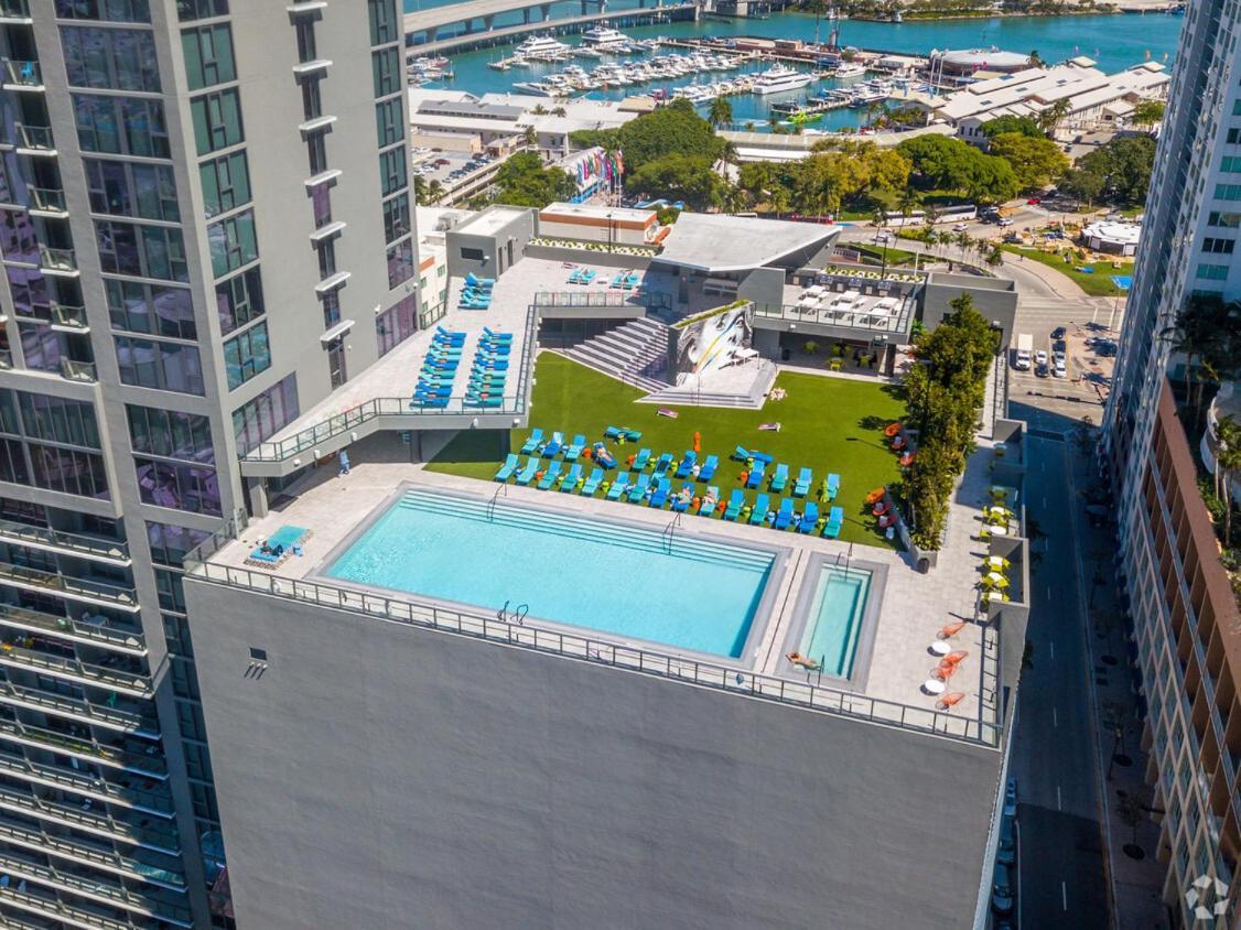 Apartment Vibrant Downtown Gem - 2br, Near Port Of & Entertainment Miami