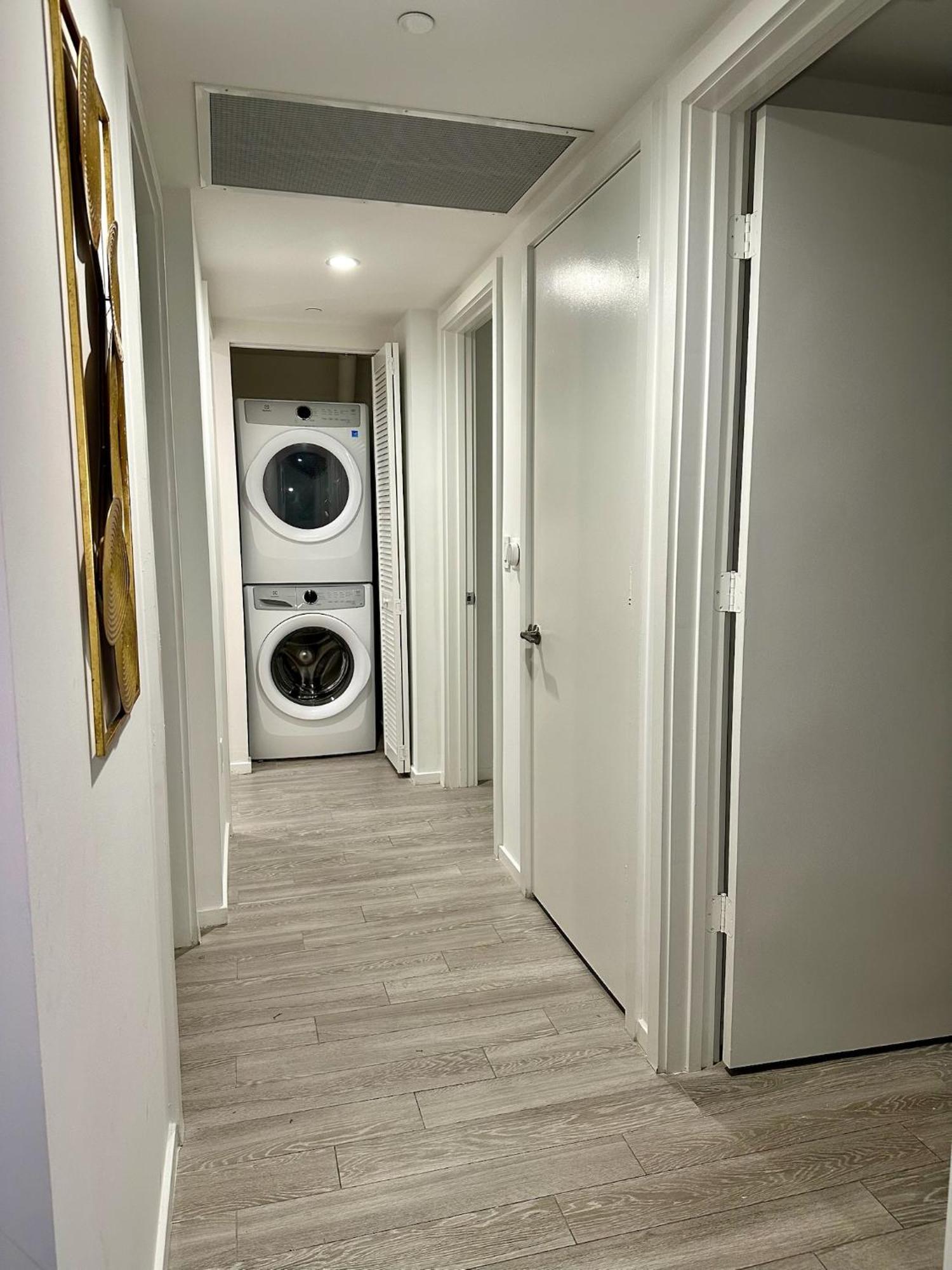Apartment Vibrant Downtown Gem - 2br, Near Port Of & Entertainment Miami