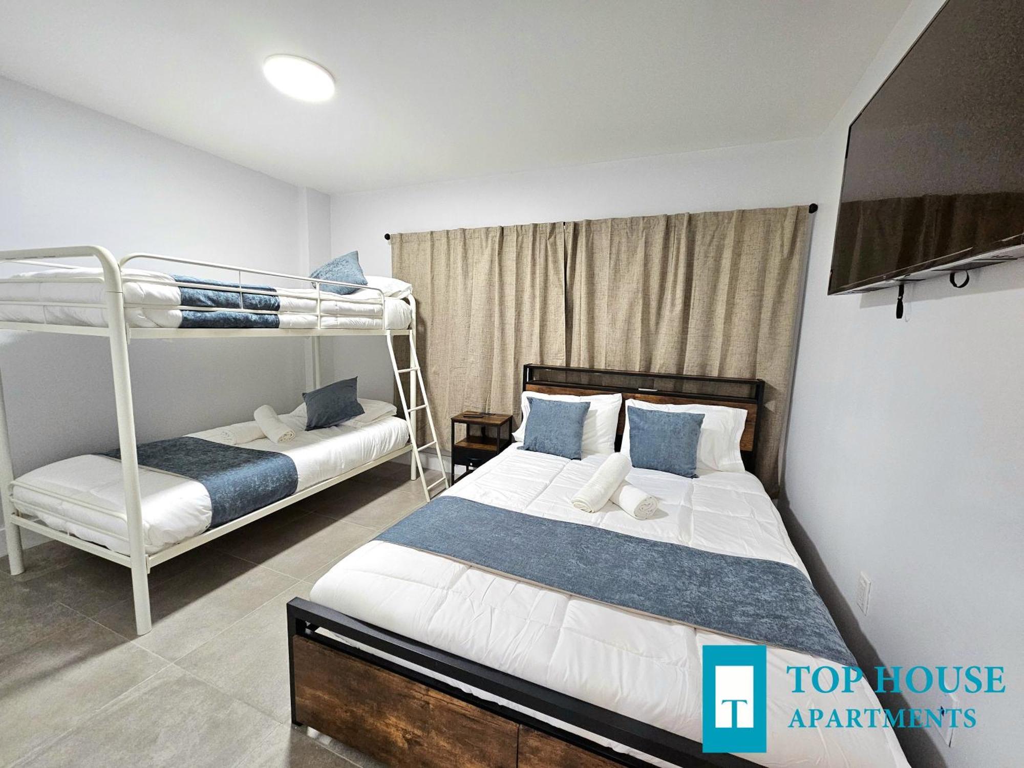 645 Airport House Apartment *