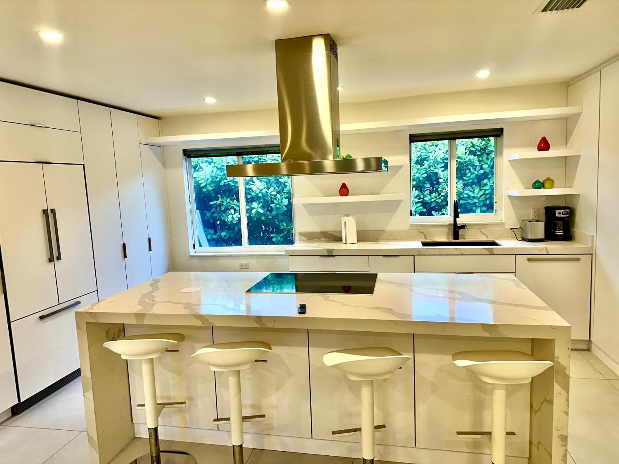 15 Guests Luxury House With Pool & Gazebo!