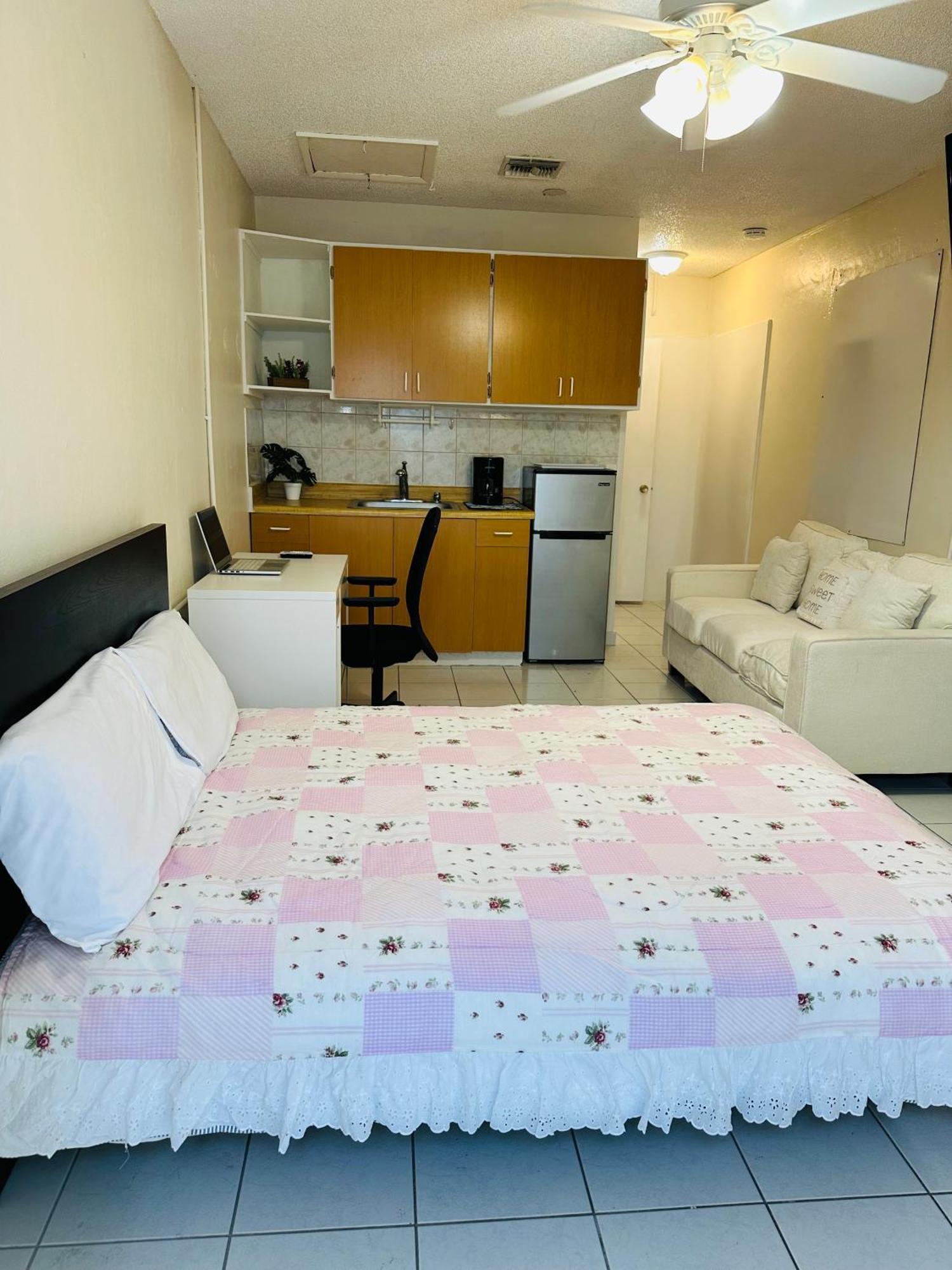 Lovely With Free Parking Apartment