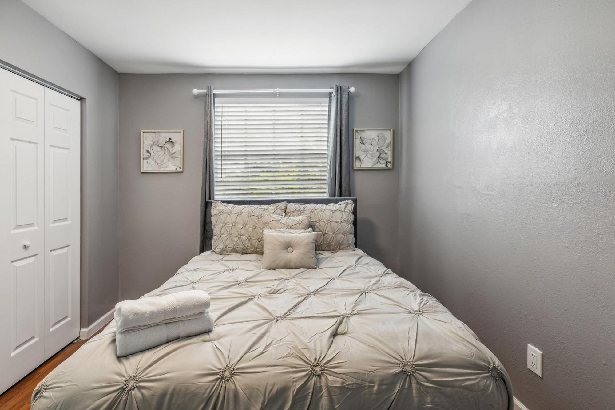 Spacious 3br In With Fenced Backyard Miami