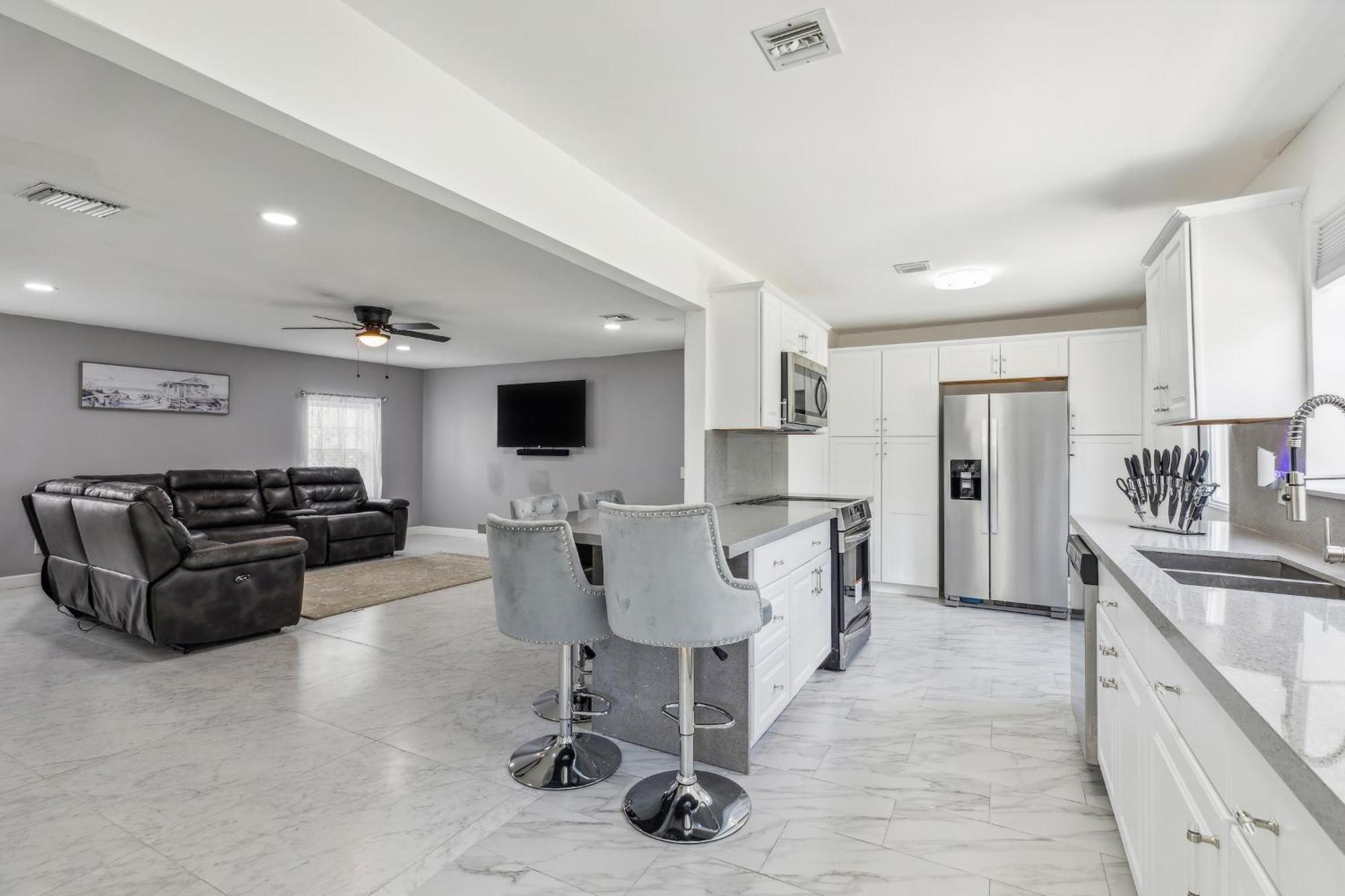 Apartment Spacious 3br In With Fenced Backyard Miami
