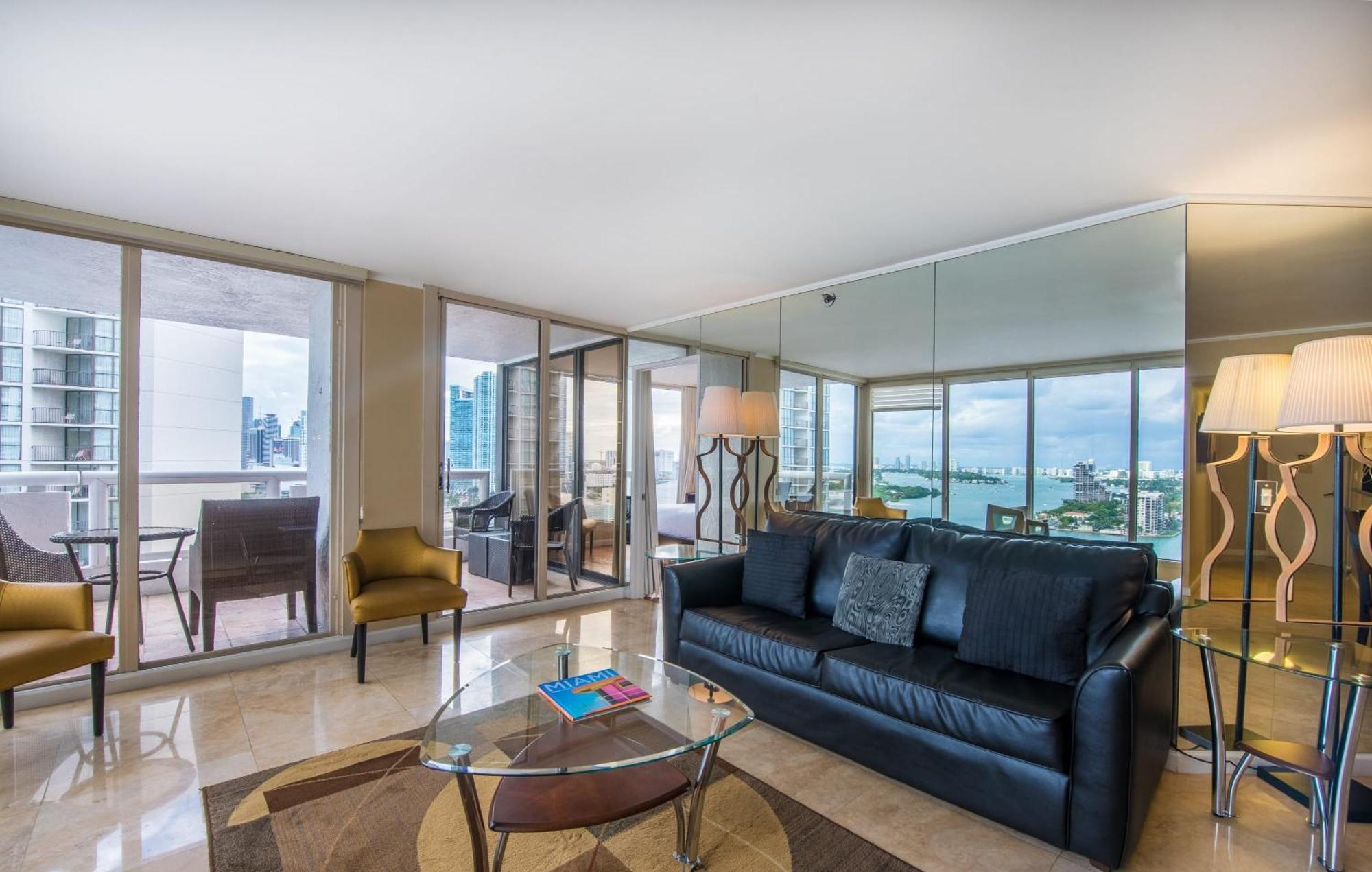 Apartamento Serene Two-bedroom Bay View