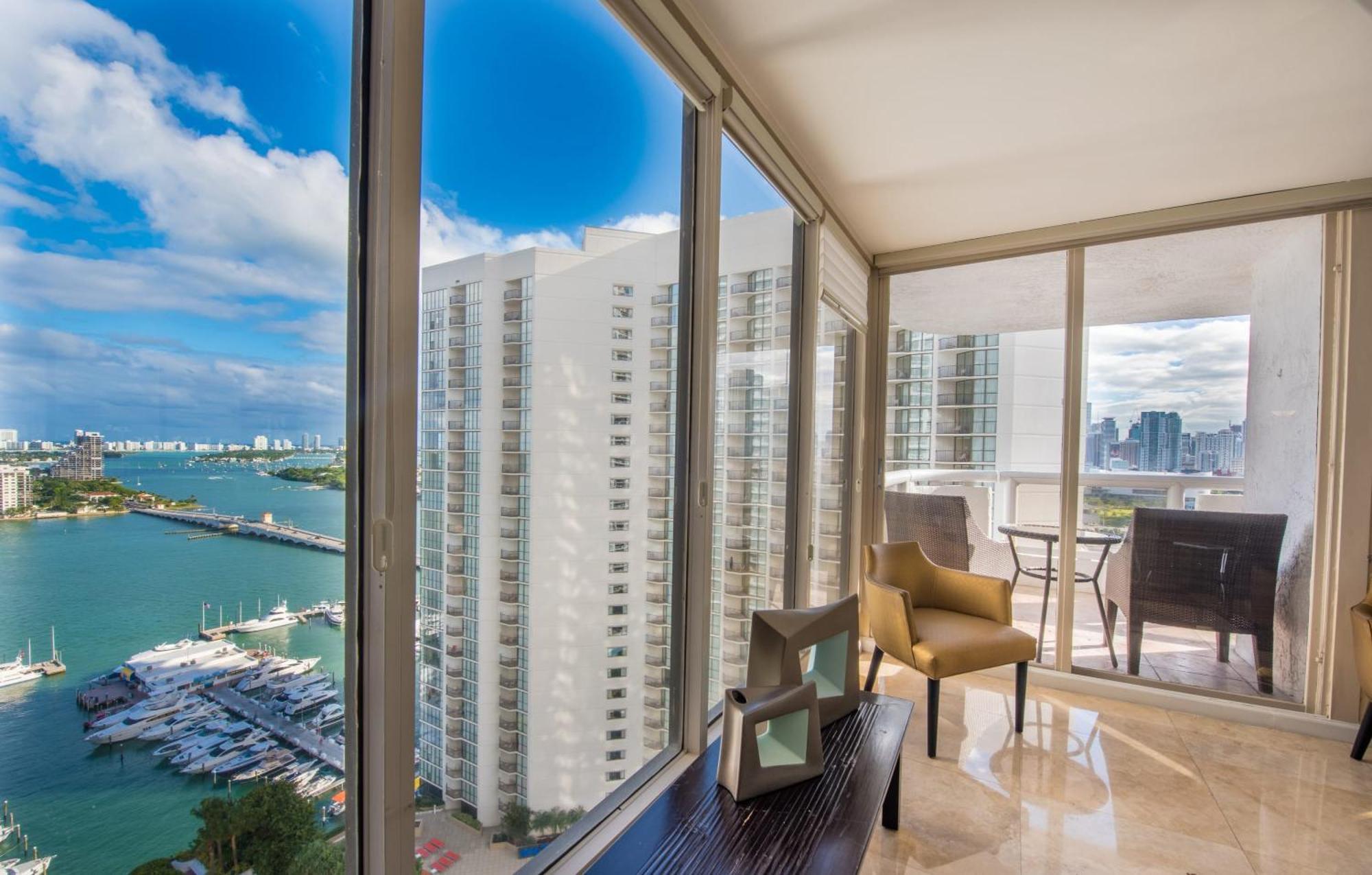Apartamento Serene Two-bedroom Bay View *