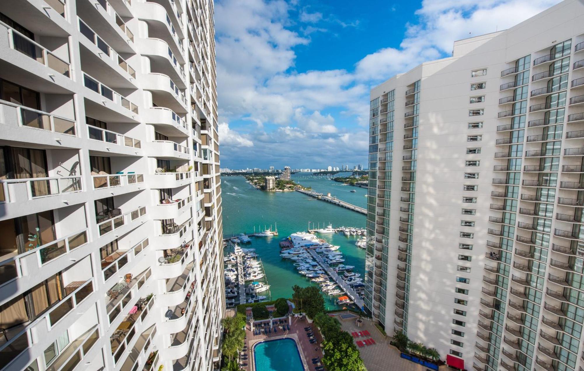 Serene Two-bedroom Bay View Apartamento *