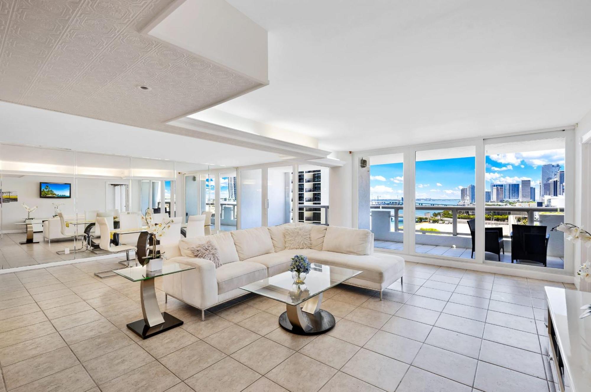 Bay Breeze Retreat * Miami