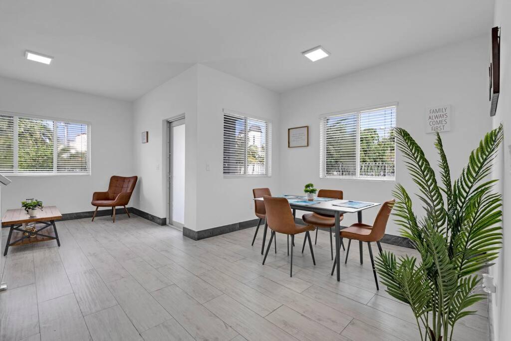 Biscayne Park 15400 Holiday home *