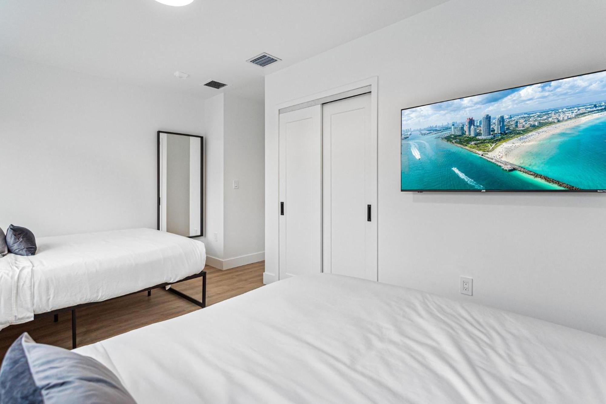 Lux Retreat By Renzzi Apartment