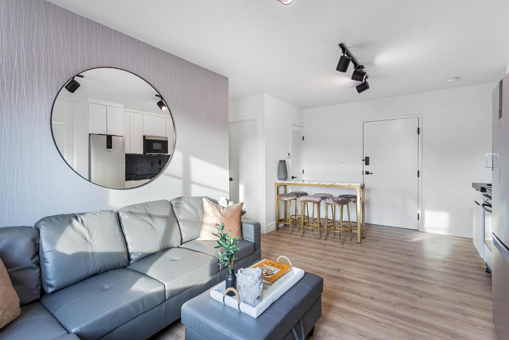Lux Retreat By Renzzi Apartment *