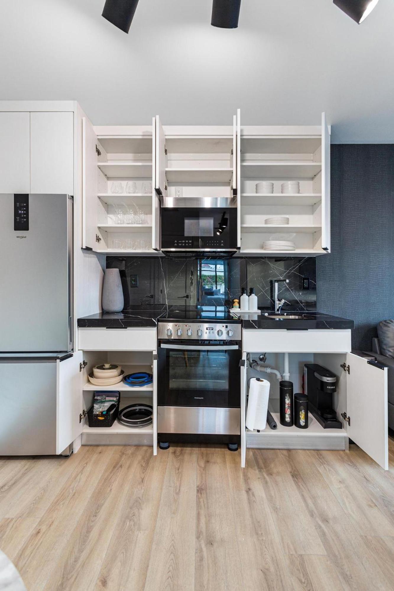 Lux Retreat By Renzzi Miami