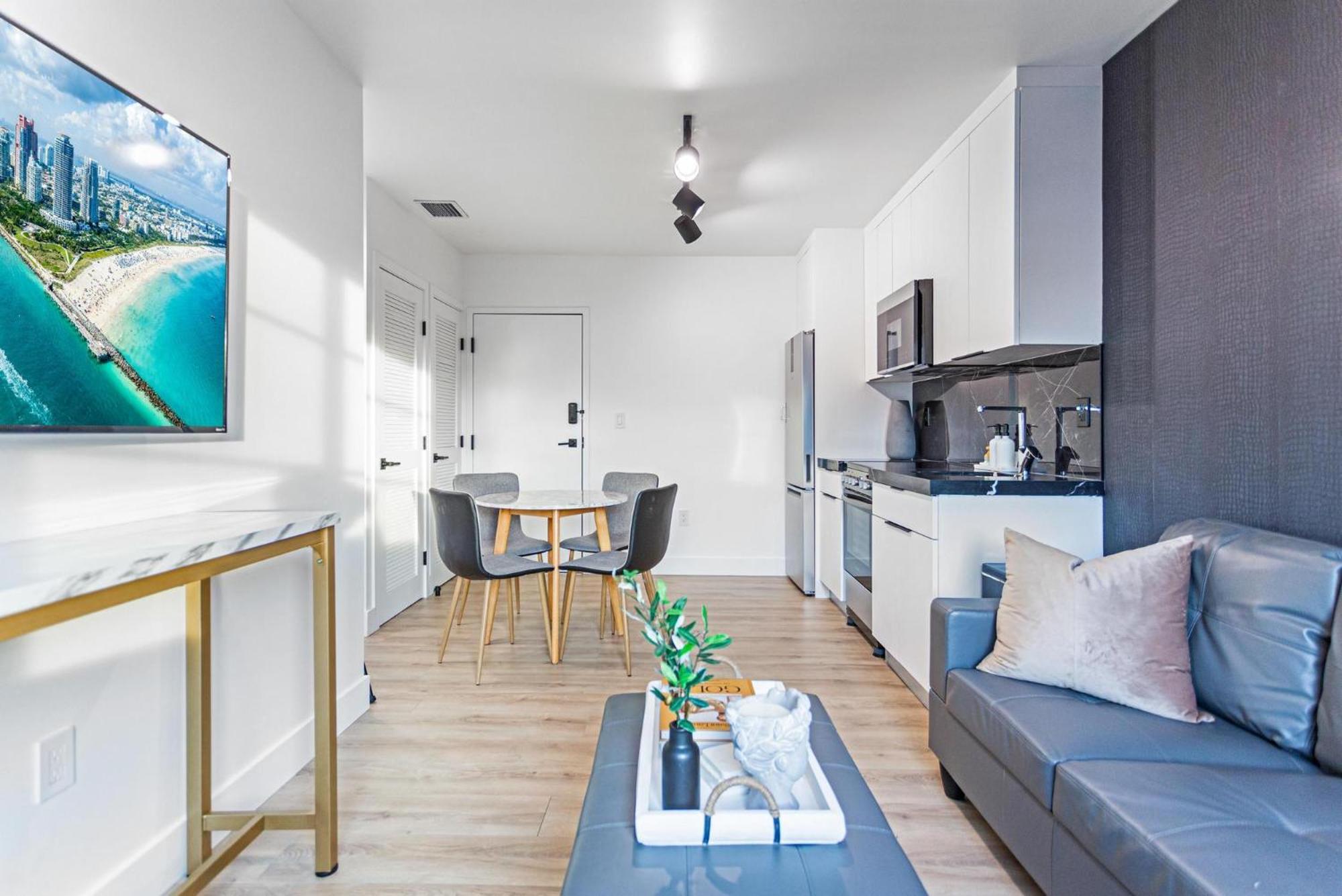 Lux Retreat By Renzzi Apartment