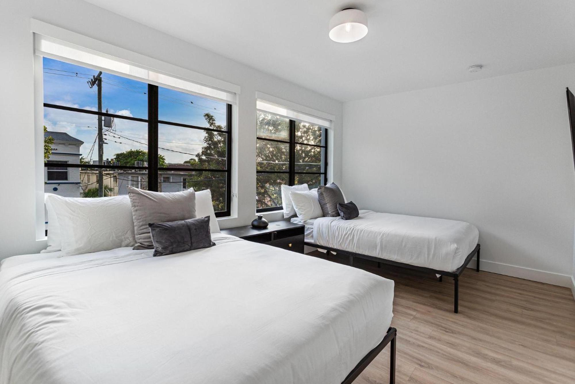 Lux Retreat By Renzzi Apartment