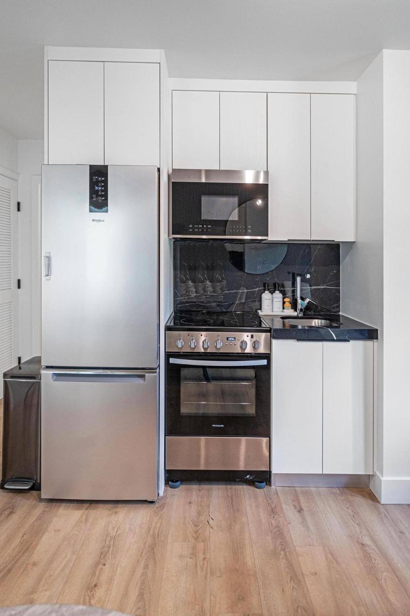 Lux Retreat By Renzzi Apartment Miami