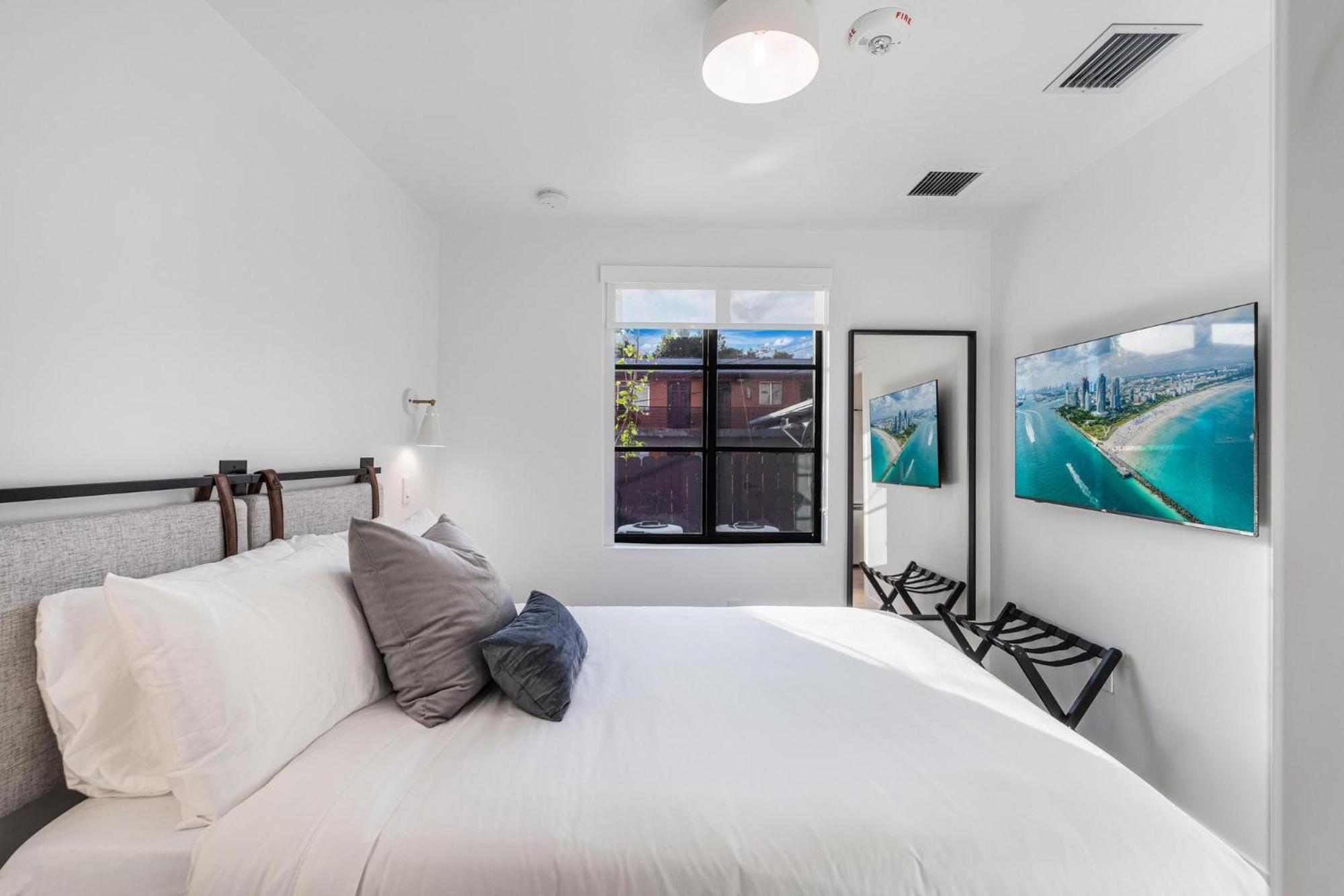 Lux Retreat By Renzzi Apartment