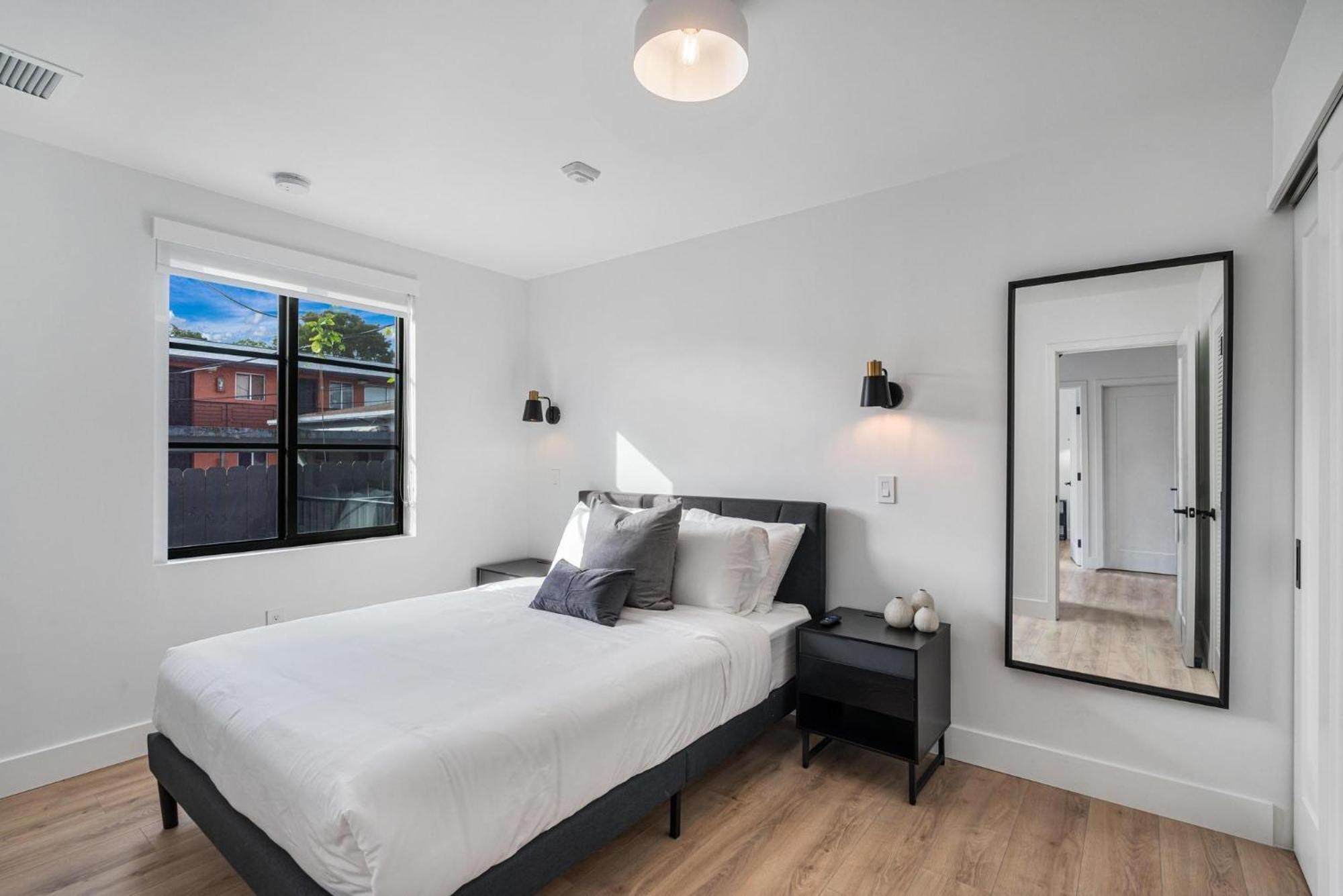 Lux Retreat By Renzzi *