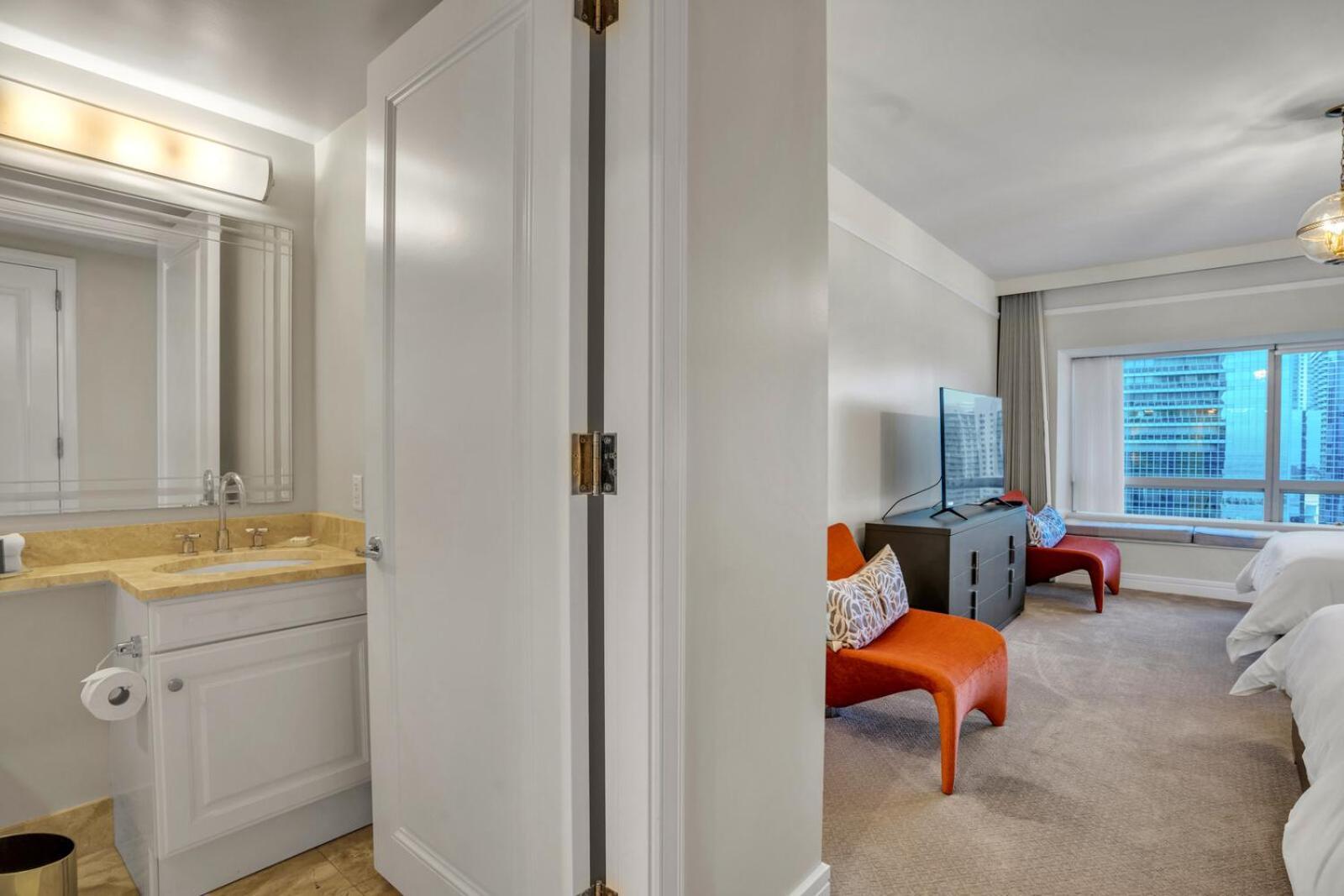 2 Bedroom Or King Studio Suites Four Seasons Hotel Miami Free Wi-Fi & Free Parking * Miami