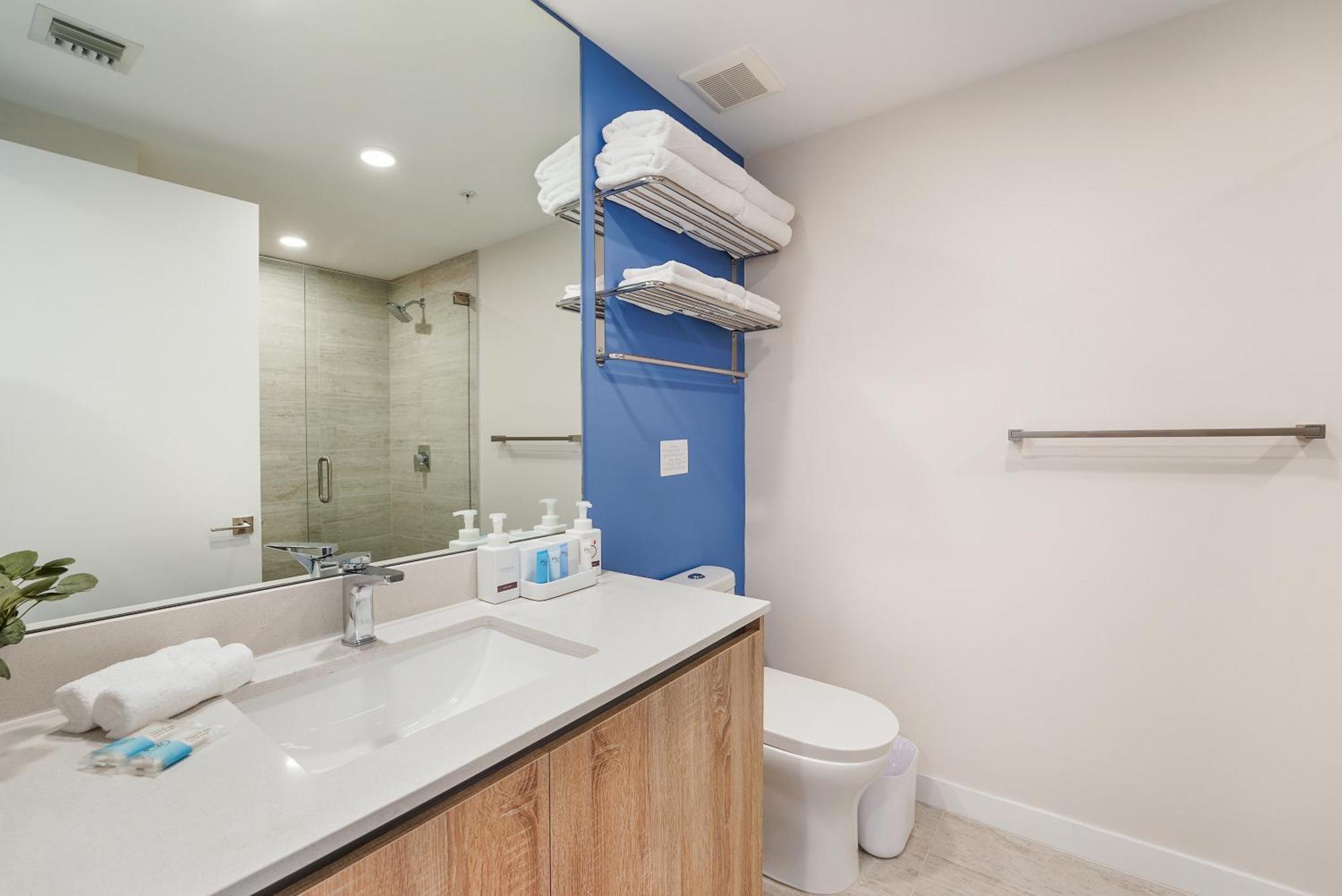 Apartment Quadro Residences By Ionica