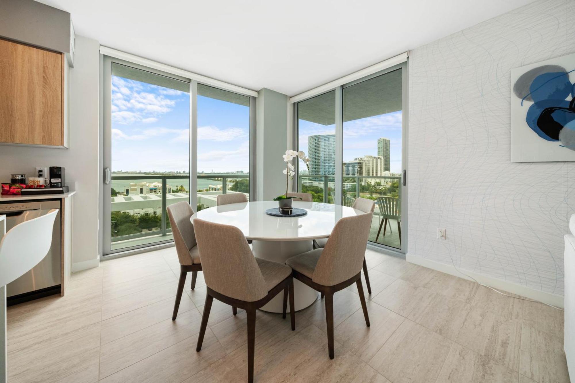 Apartment Quadro Residences By Ionica *