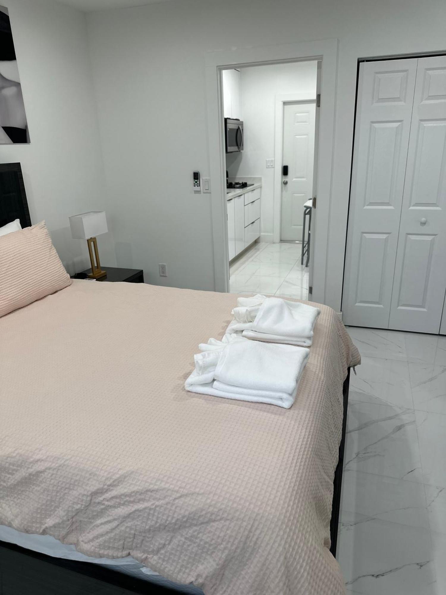Campsite Near Mia Airport, Wynwood & Miami