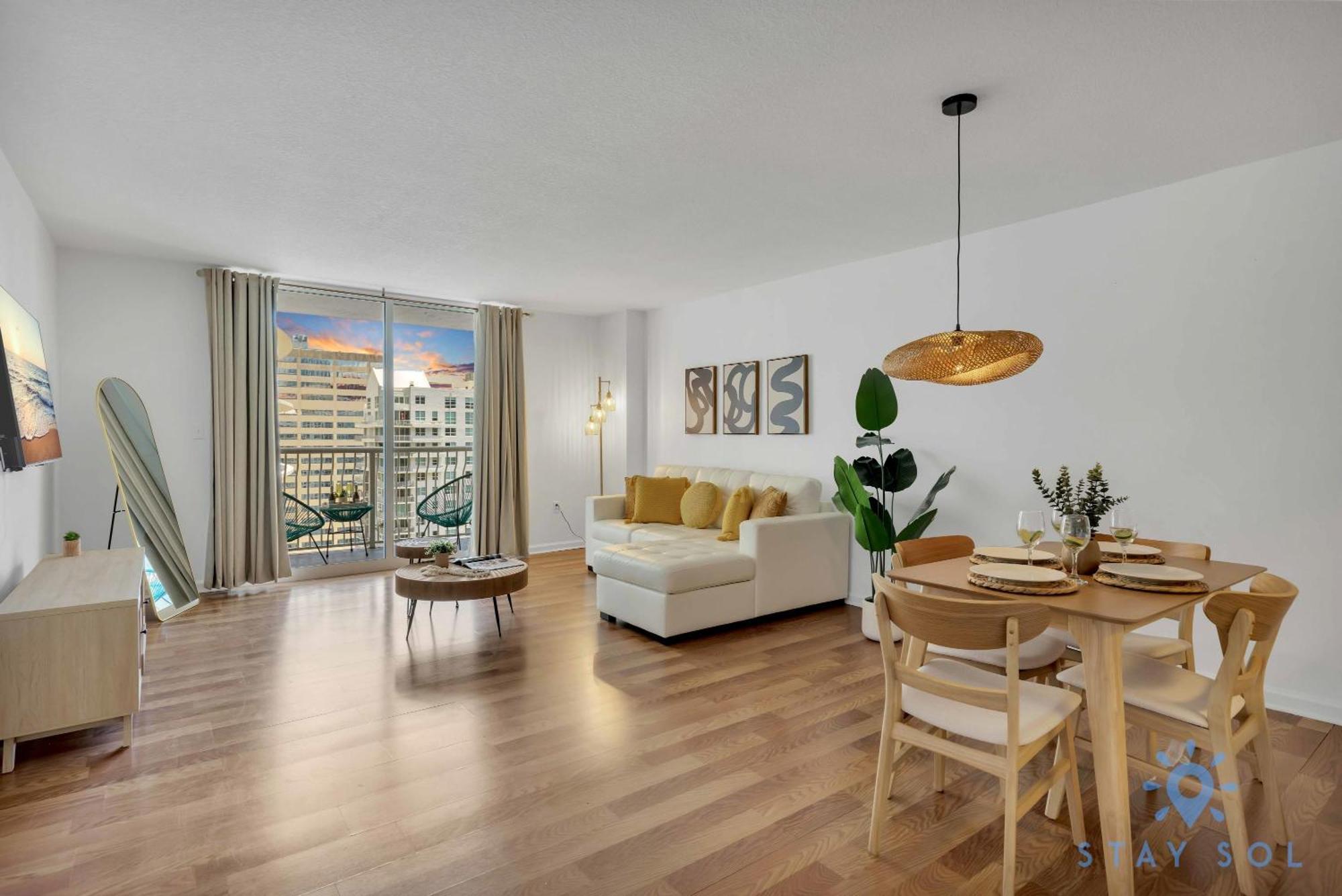 Confortable With Pool And Gym Apartment
