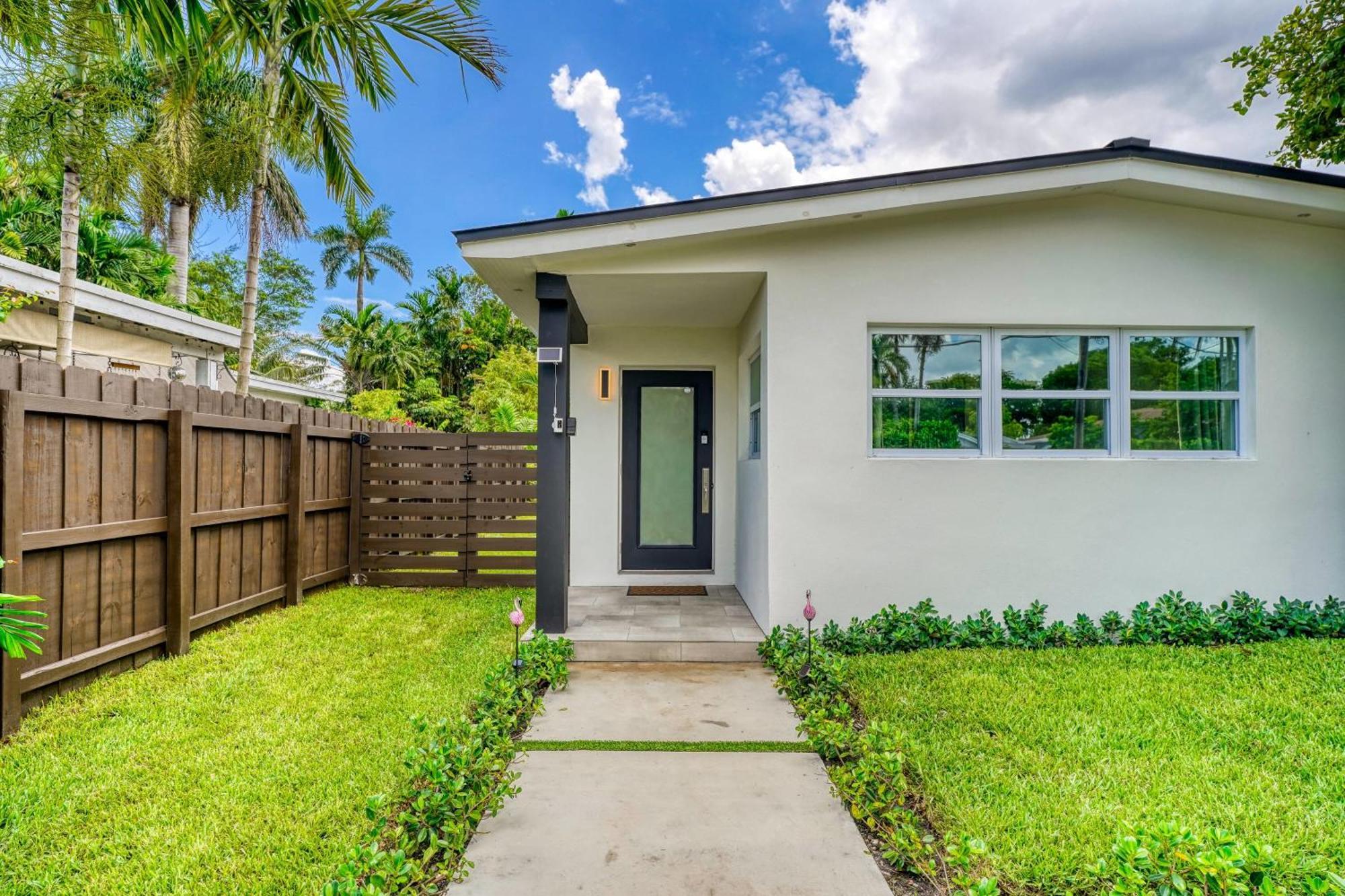Casa Ana - Cozy Space Hot Tub And Large Fenced Yard Holiday home Miami