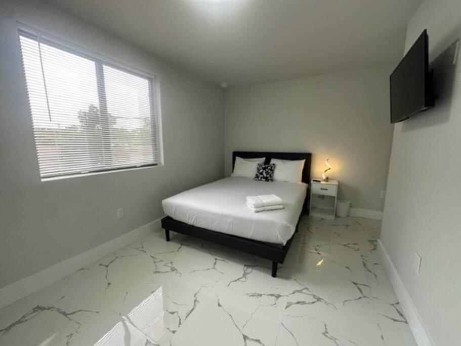 Villa Luxe 3 Bed & 3 Bath Minutes From Design District Miami