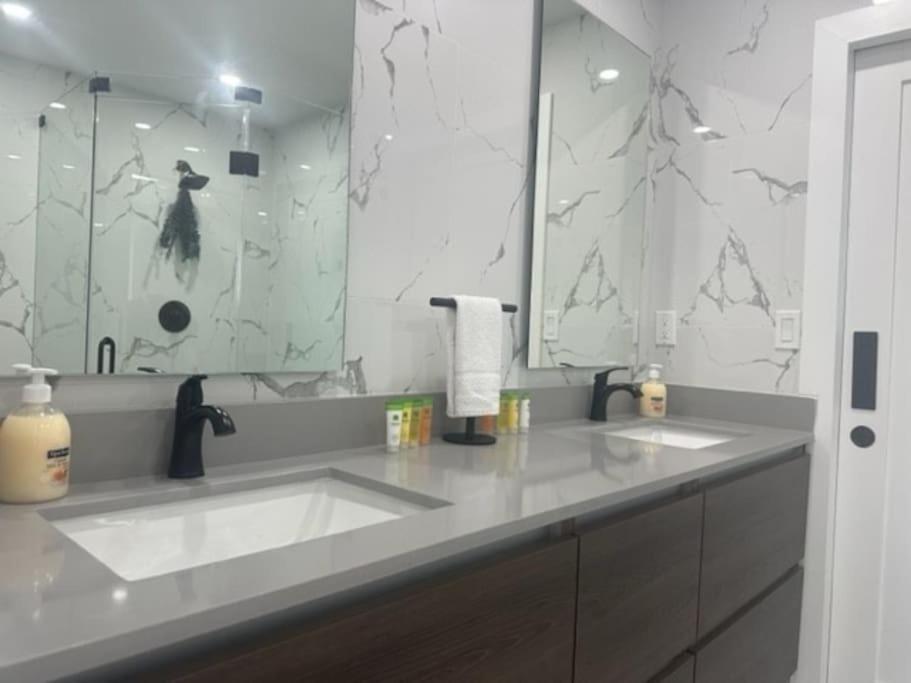 Villa Luxe 3 Bed & 3 Bath Minutes From Design District Miami