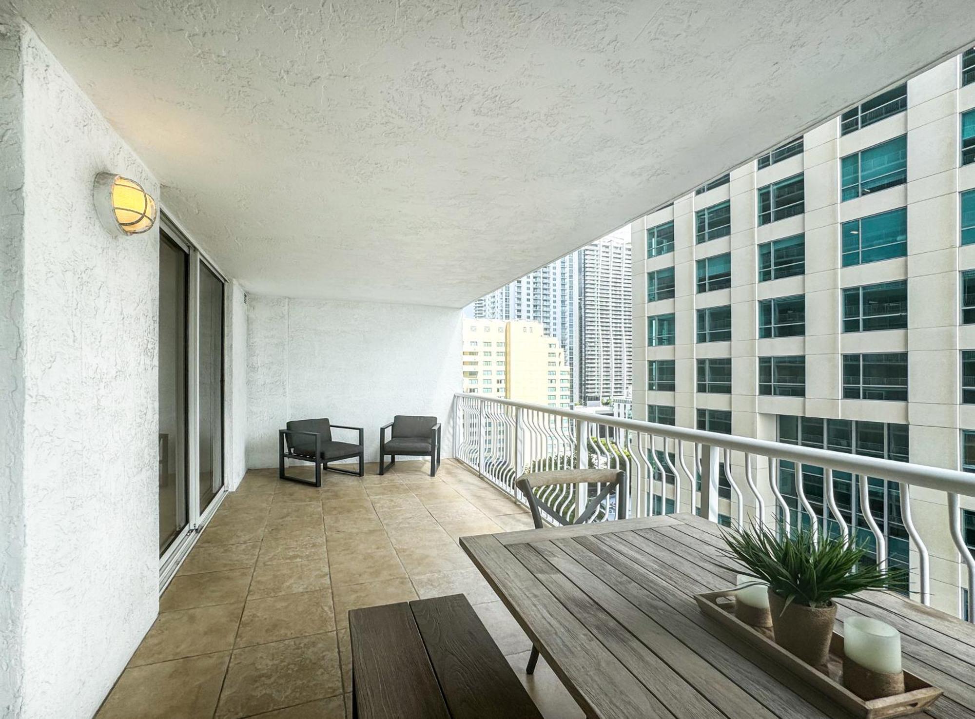 Gold Brickell Apartment