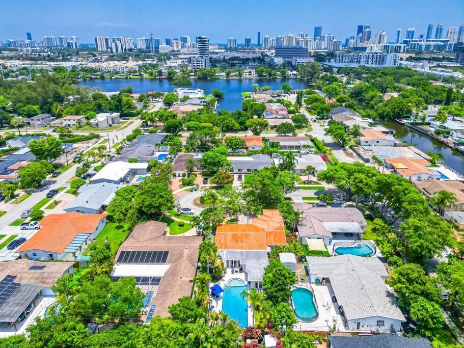 6 Bedrooms Oasis Treat With Oversized Pool, 9 Minutes To The Miami