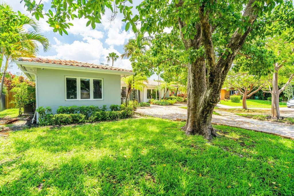6 Bedrooms Oasis Treat With Oversized Pool, 9 Minutes To The * Miami