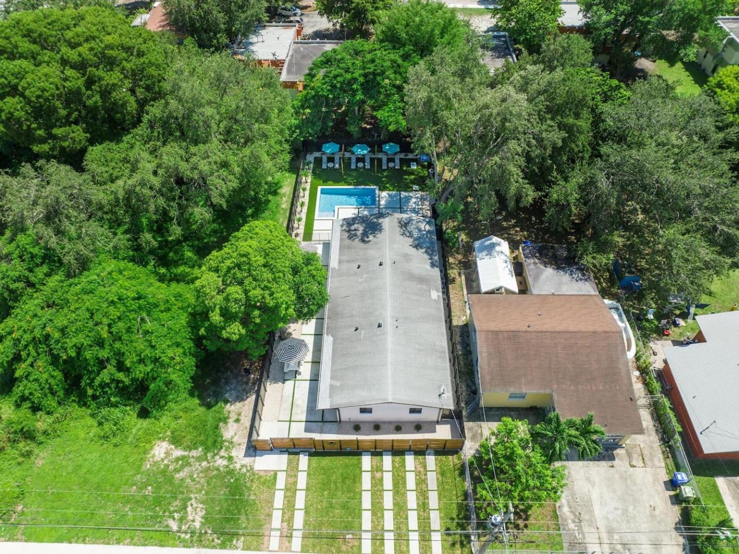 Apartment Getaway Luxe Pool Garden & Courtyard Miami