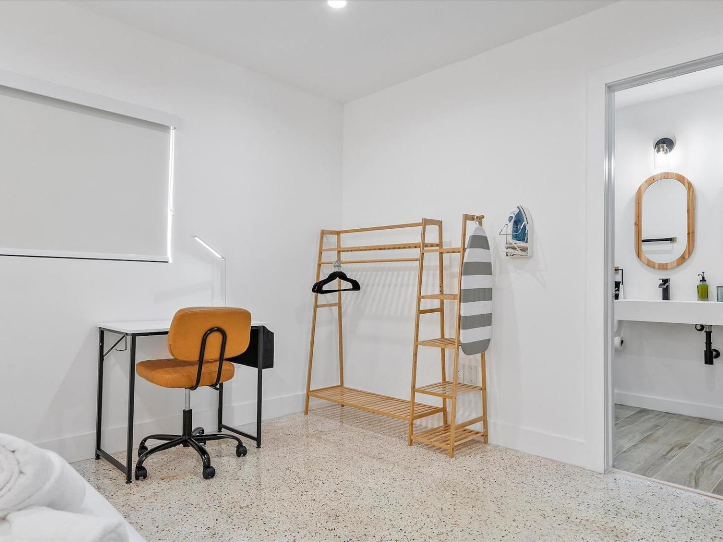 Getaway Luxe Pool Garden & Courtyard Apartment Miami