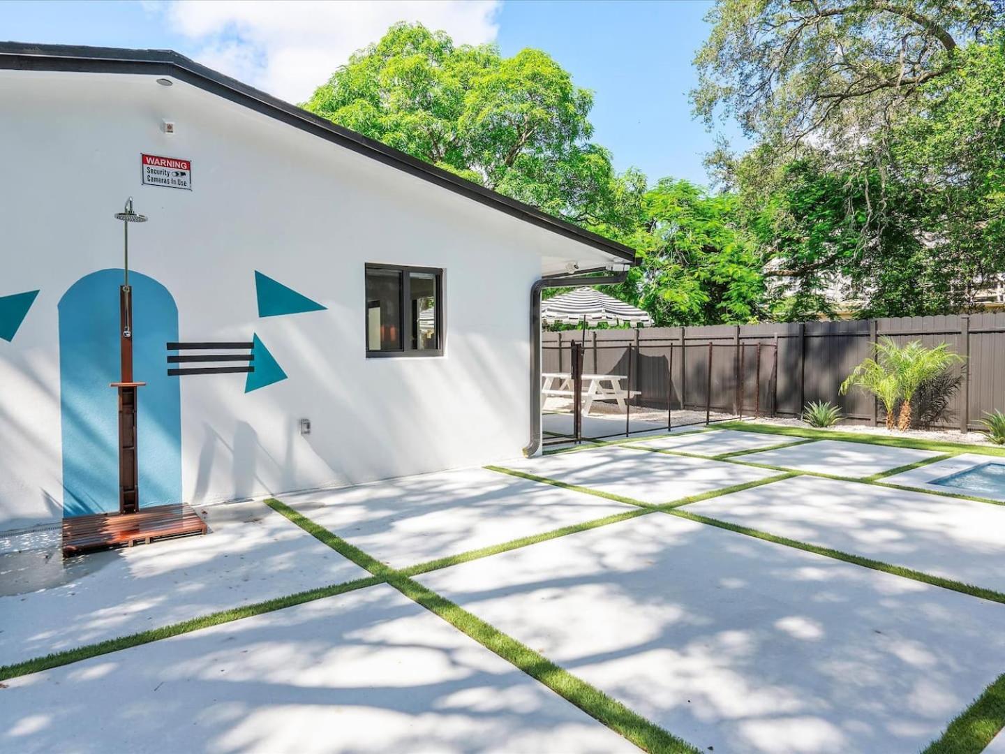 Heart Of Wd Pool & Close To Beach Apartment *