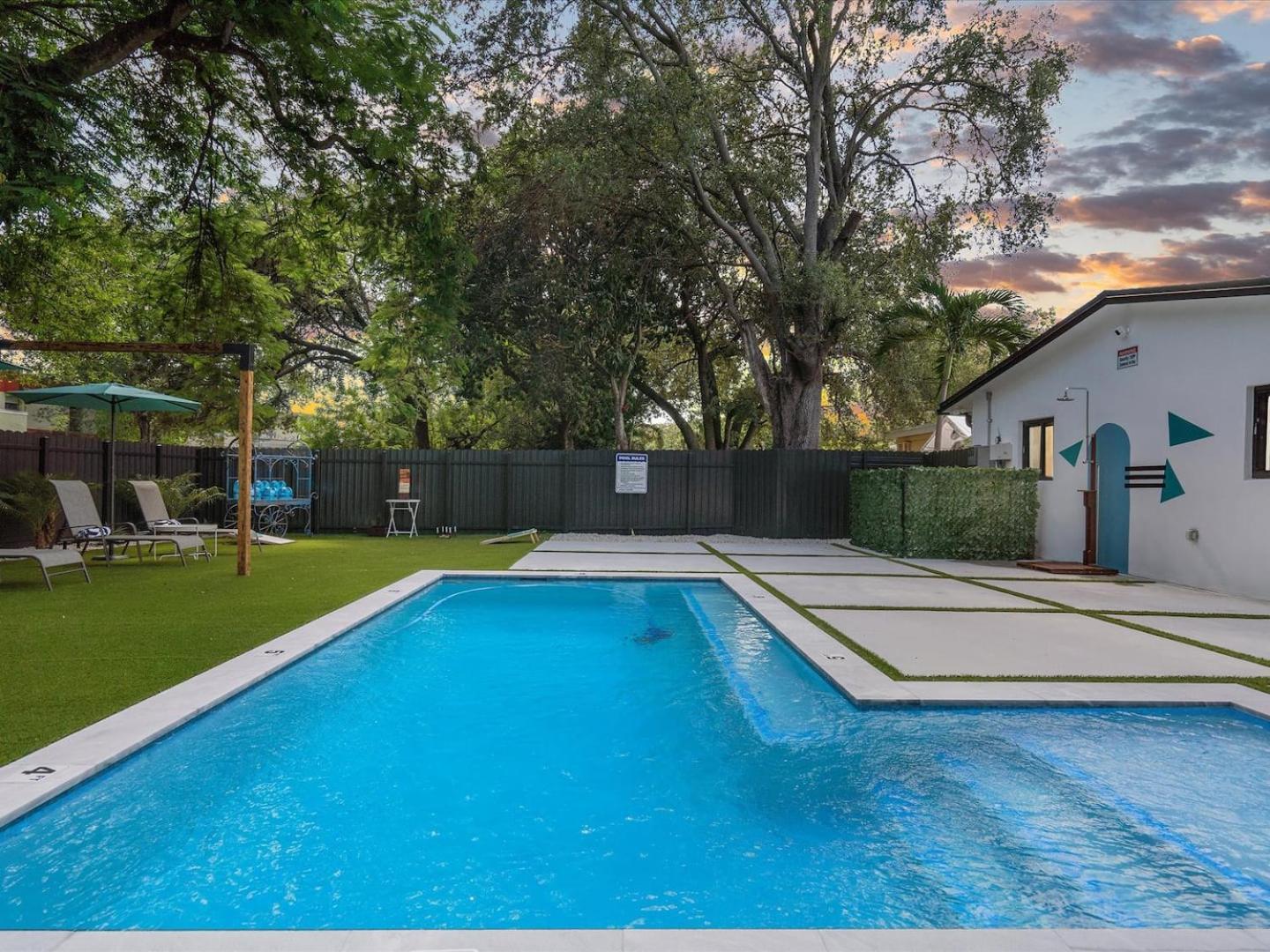 Heart Of Wd Pool & Close To Beach